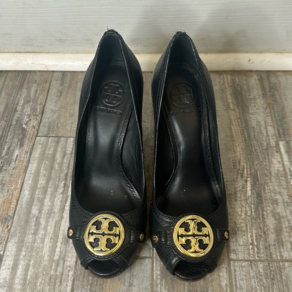 COPY - Tory Burch Black Peep-Toe Leather Wedge Size 8 - Picture 2 of 5